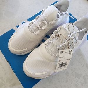 ADIDAS | White Sneakers